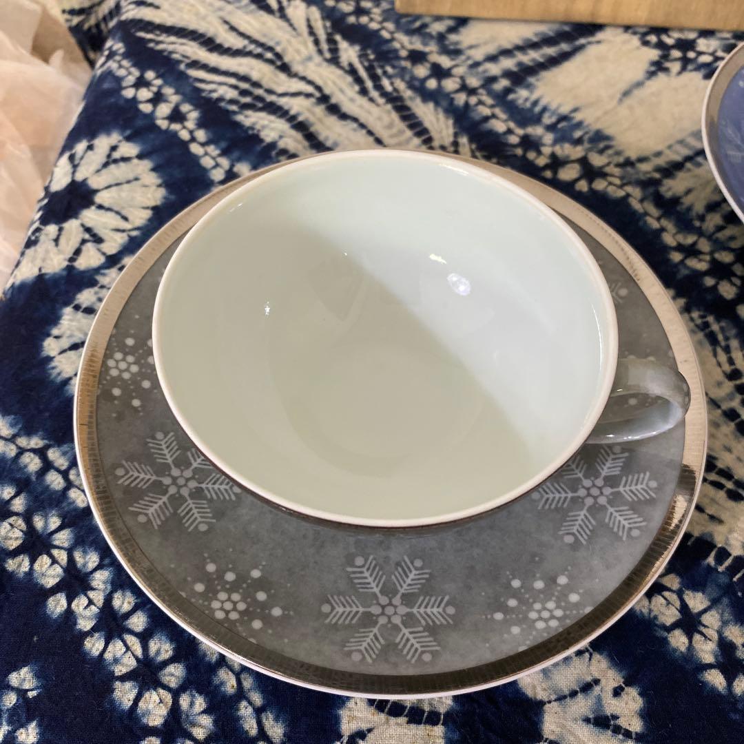 セール人間国宝 十四代 今泉今右衛門 本人作 色絵薄墨吹墨墨はじき雪文紅茶碗