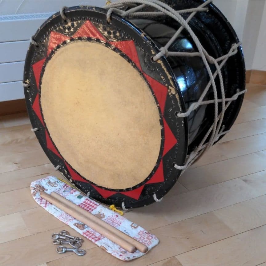 さんさ踊り太鼓・バチ金具襷（たすき）付き