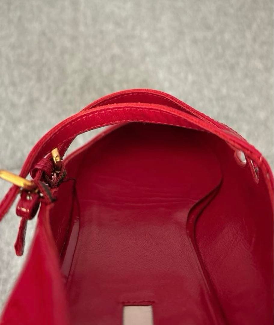 miu miu レッド フラットシューズ アンクルストラップ バレエ