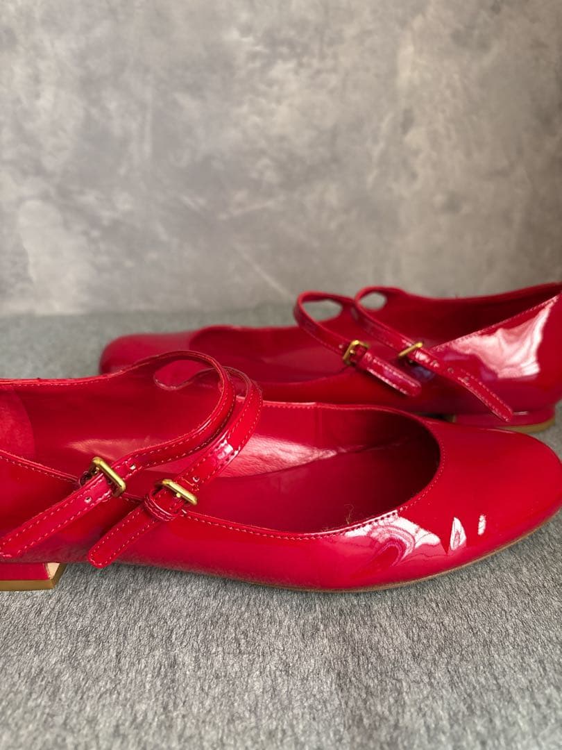 miu miu レッド フラットシューズ アンクルストラップ バレエ