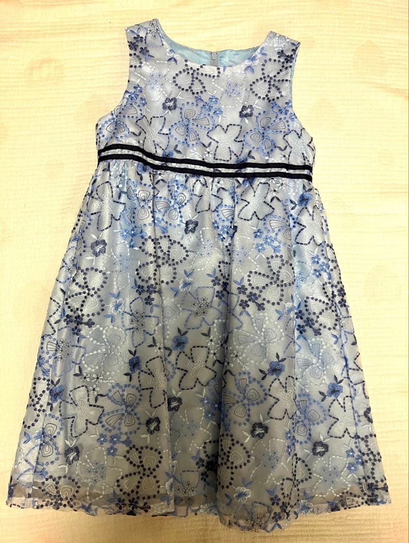 ブルーの刺繍ワンピース　BeBe 120cm 入学式卒業式