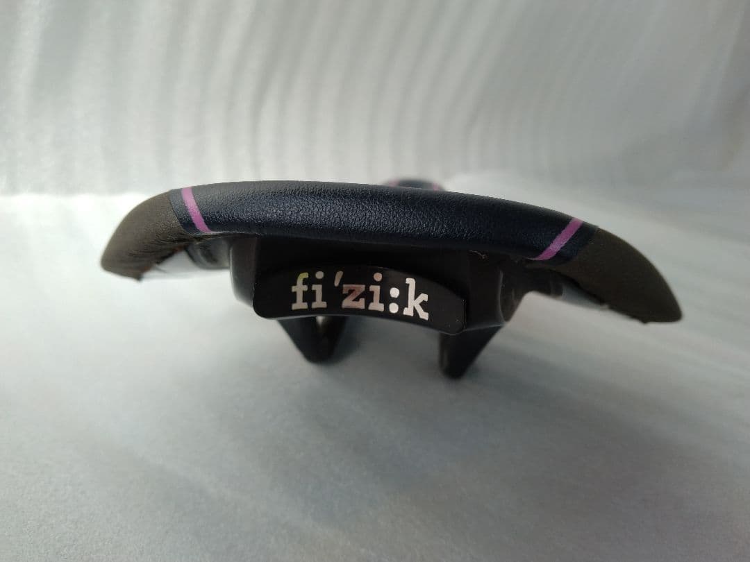 fi'zi:k フィジーク　LUCE MOBIUS カーボンレール