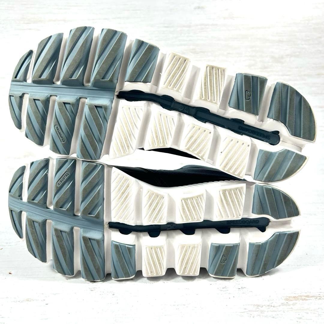 【美品】On ランニングシューズ クラウドハイ　ウォータープルーフ　UK5