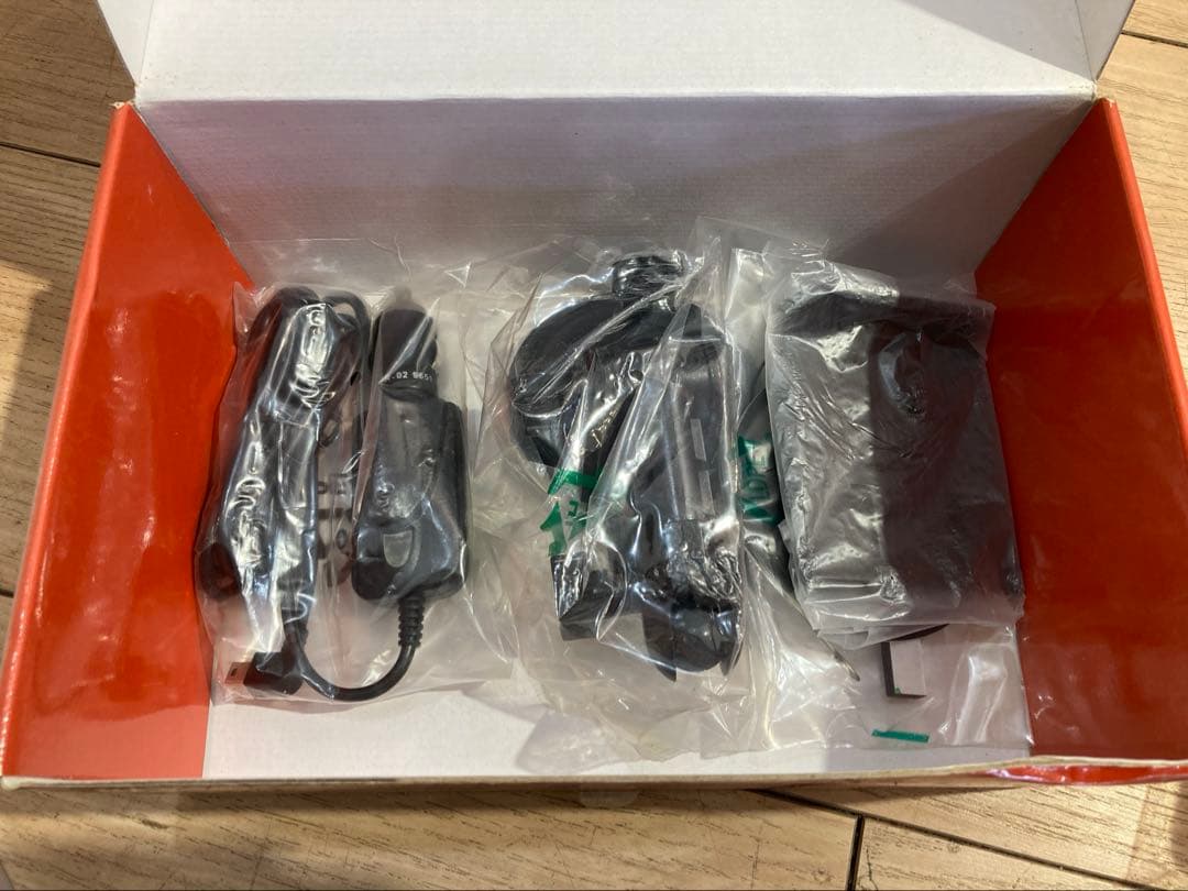 未使用品　ユピテル 7型ポータブルナビ フルセグ/ワンセグTV YPF778si