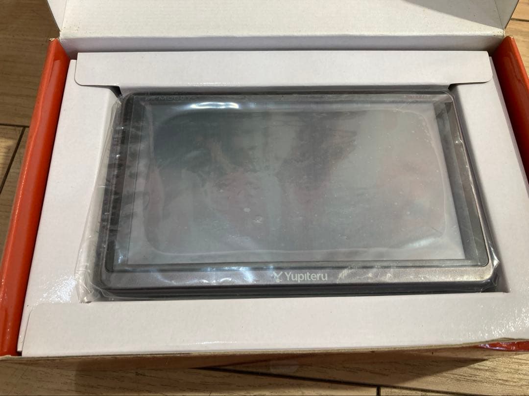 未使用品　ユピテル 7型ポータブルナビ フルセグ/ワンセグTV YPF778si