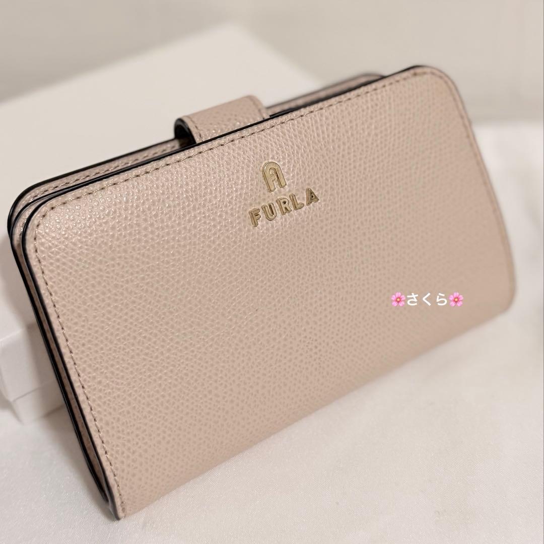 ✨極美品✨フルラ CAMELIA M コンパクト ウォレット
