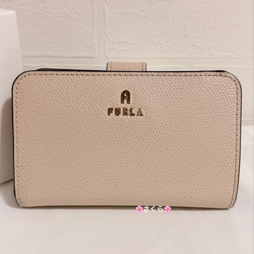 ✨極美品✨フルラ CAMELIA M コンパクト ウォレット