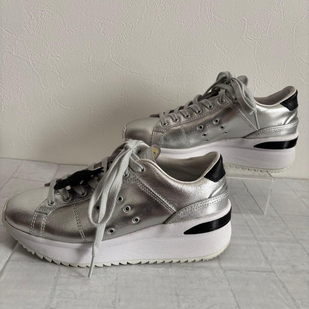 【美品】Onitsuka Tiger シルバー 厚底 スニーカー　22.5㎝