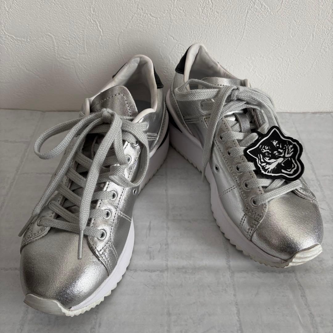 【美品】Onitsuka Tiger シルバー 厚底 スニーカー　22.5㎝