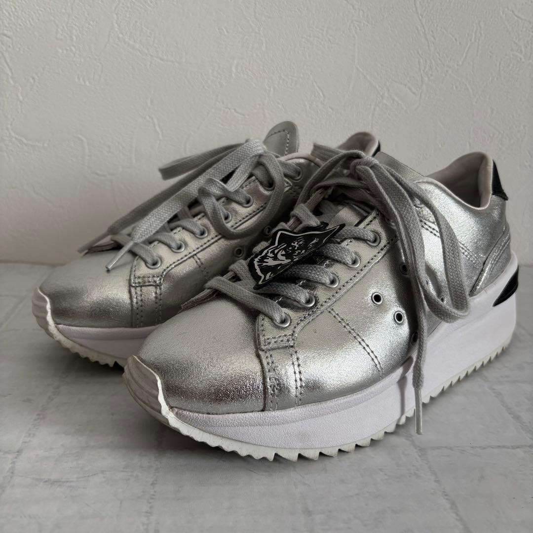 【美品】Onitsuka Tiger シルバー 厚底 スニーカー　22.5㎝
