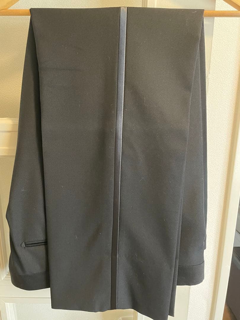 【美品】ヒルトン　メンズ　タキシード　黒　ブラック　結婚式　コンサート　食事会