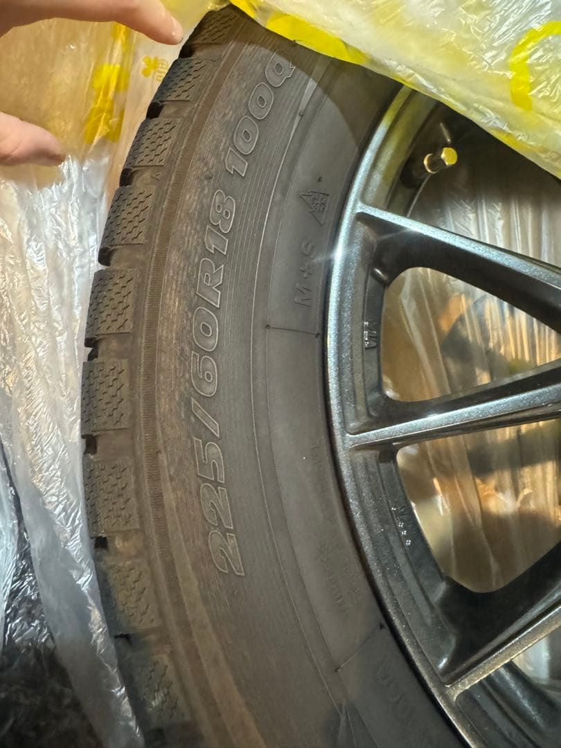 再出品　40アルファード用　スタッドレスタイヤ　4本セット