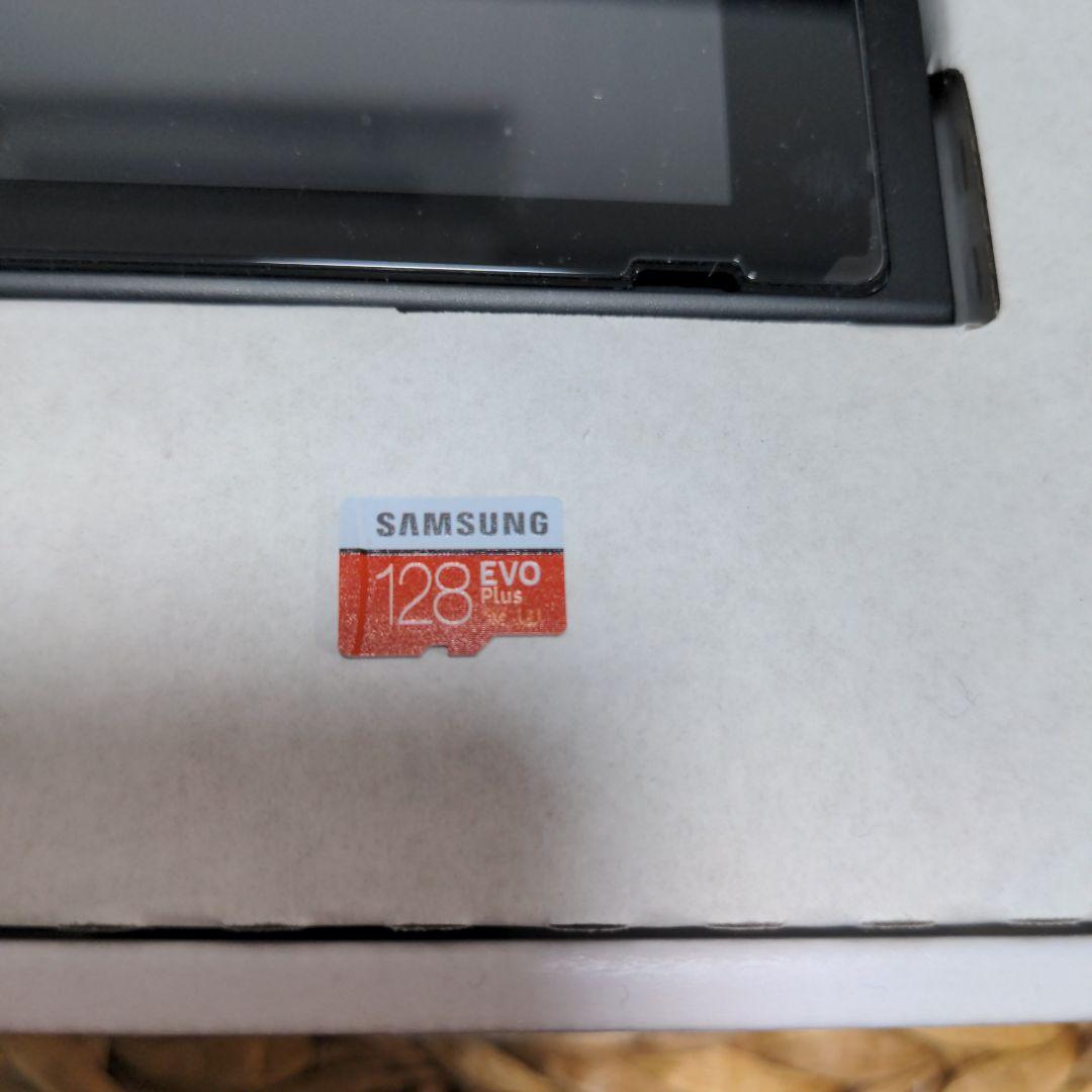 Nintendo Switch 本体 ブラック(128GBのSDカード付)