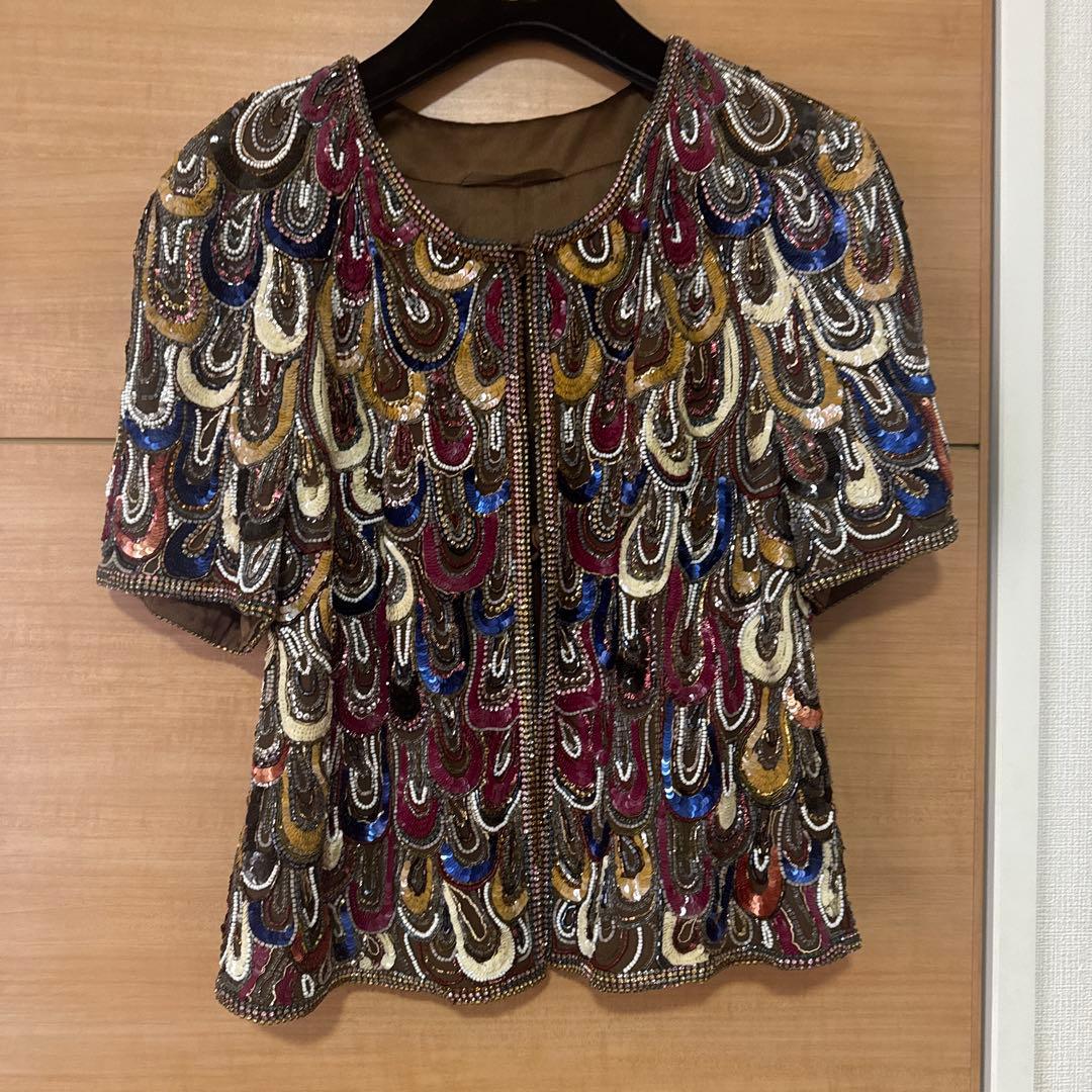 エスカーダ　ノーカラー　ビーズ刺繍 ノーカラージャケット ボレロ 36