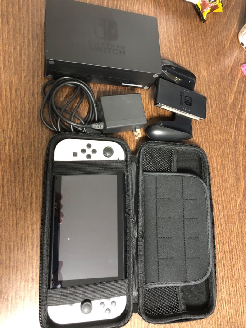 Nintendo Switch 本体　ホワイト