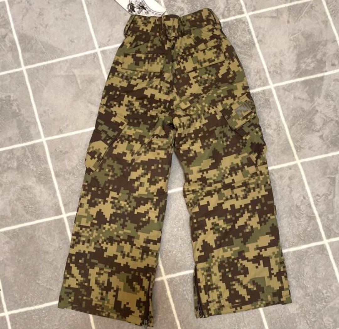 迷彩柄 burton バートン スノーボードパンツ　キッズXS