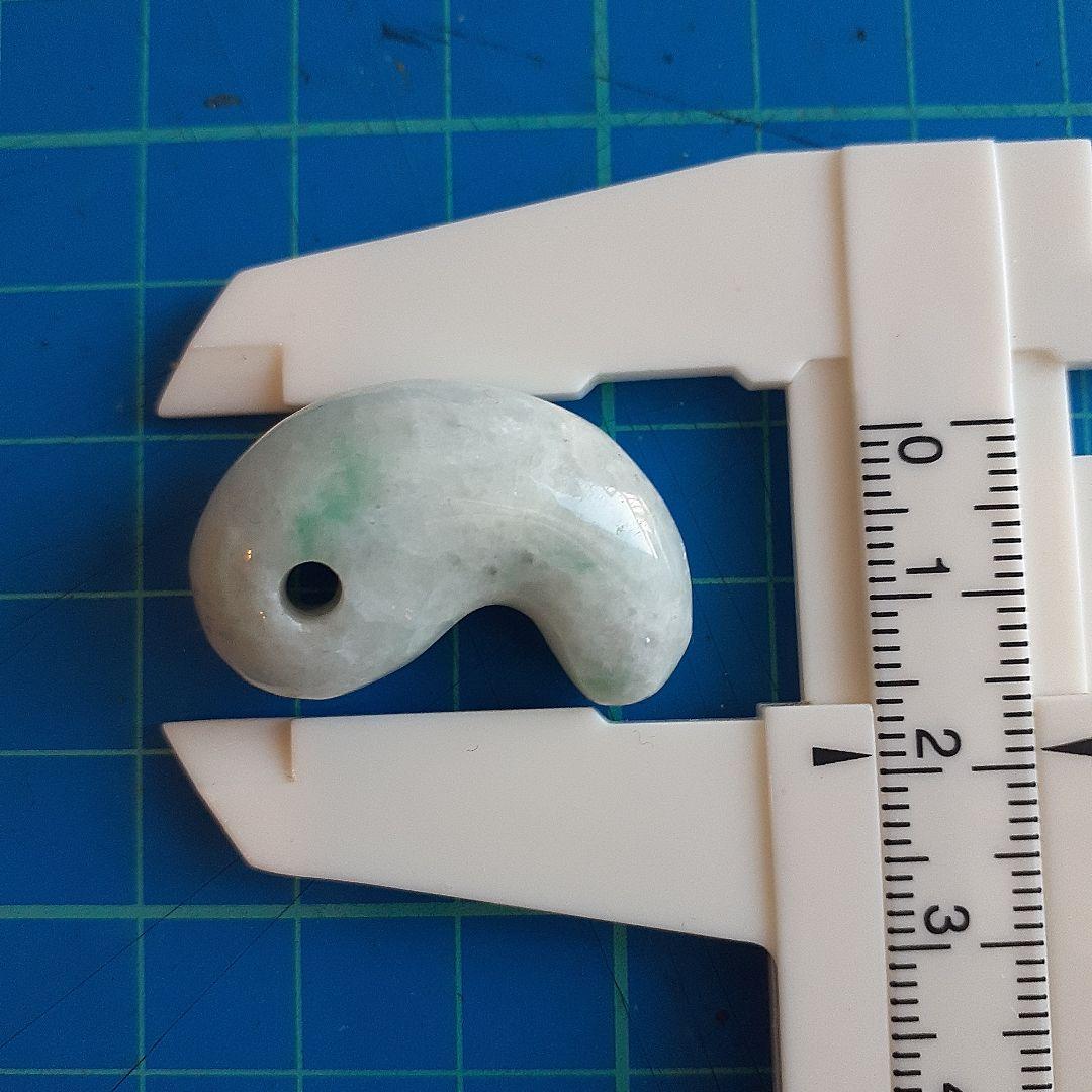 糸魚川翡翠勾玉