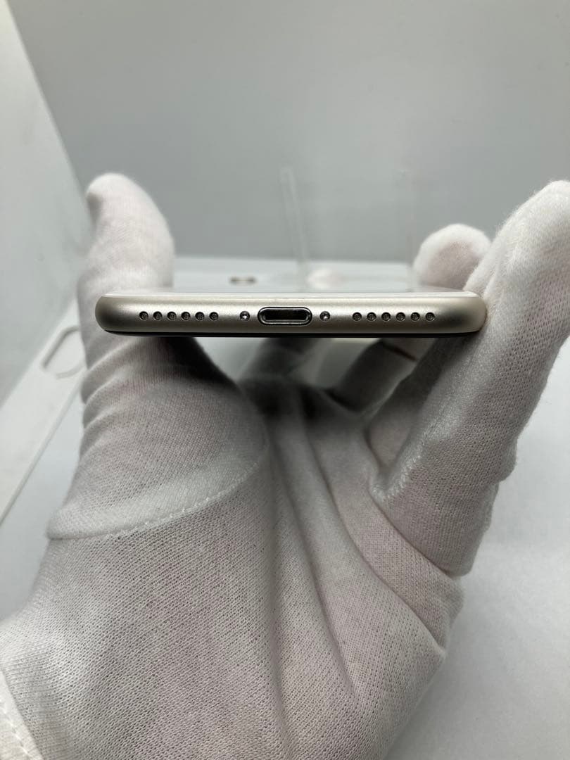 美品 バッテリー100% iPhone SE3 SIMフリー ネットワーク◯