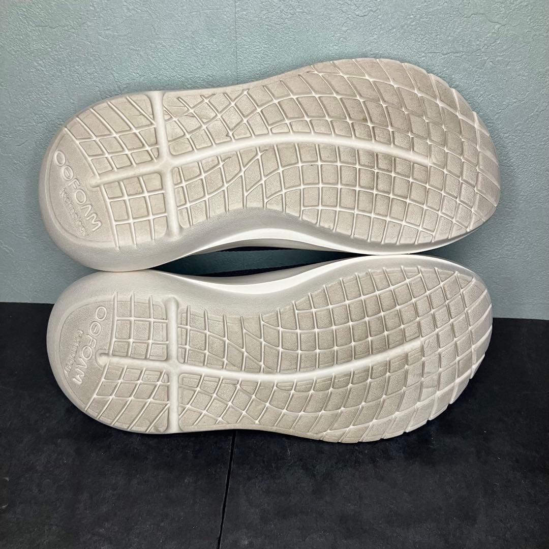 OOFOS ウーフォス　スニーカー　スリッポン　レディース