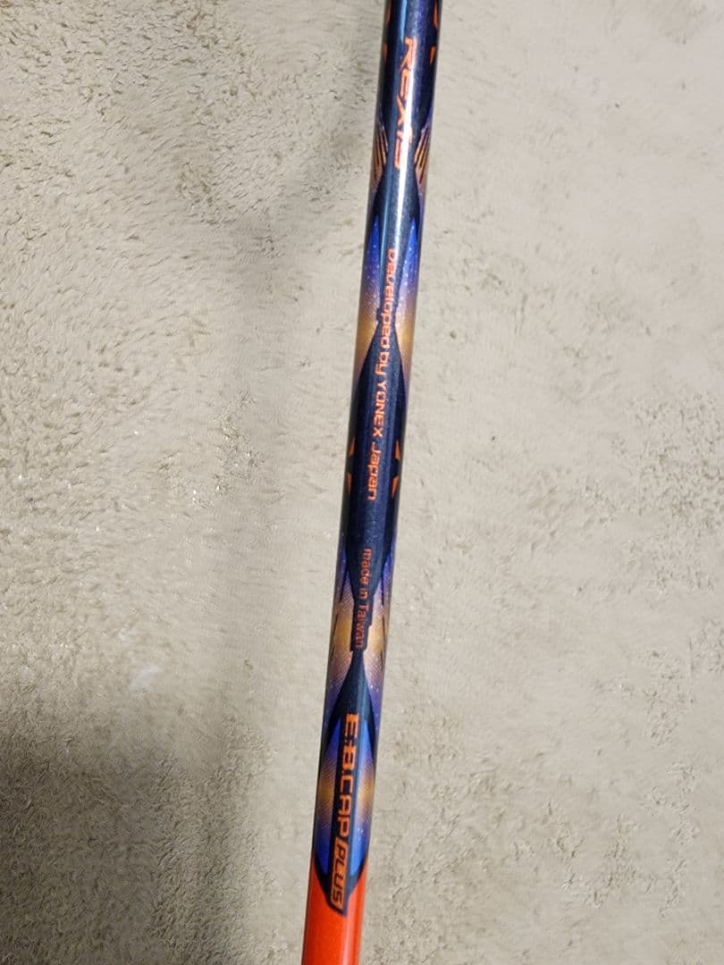 ヨネックス バドミントンラケット アストロクス 77 ツアー　YONEX