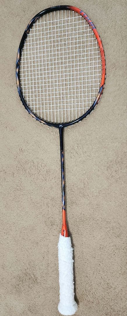 ヨネックス バドミントンラケット アストロクス 77 ツアー　YONEX