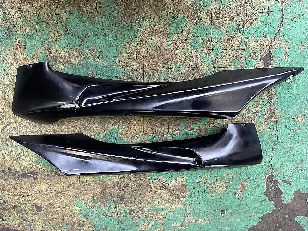 希少 FREEDOM 製 アンダーカウル 4D9 マジェスティ SG20J