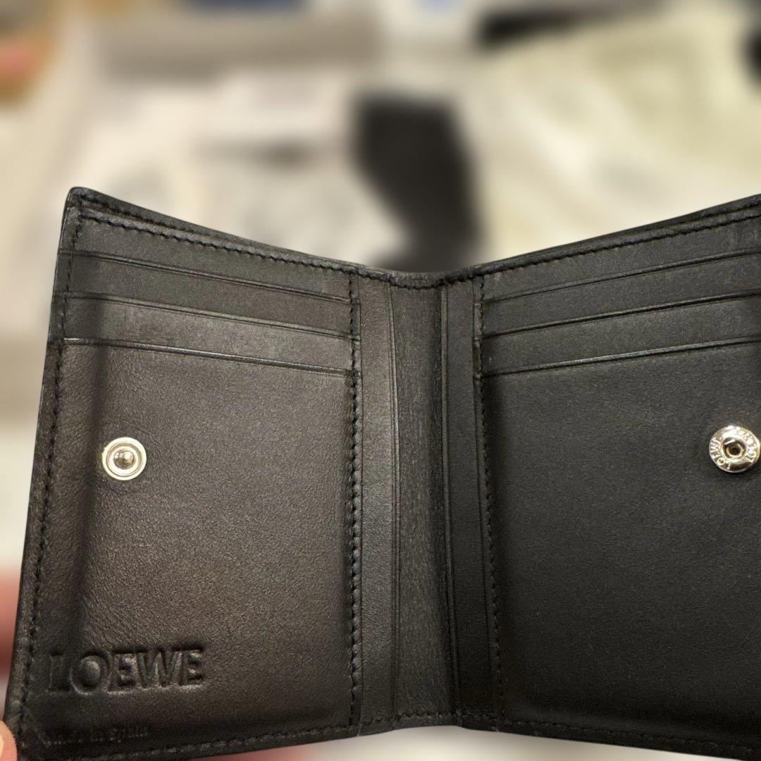 LOEWE スリム コンパクト ウォレット（ソフトグレインカーフ）