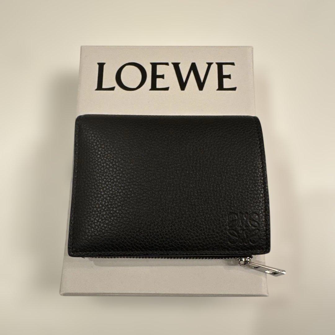 LOEWE スリム コンパクト ウォレット（ソフトグレインカーフ）