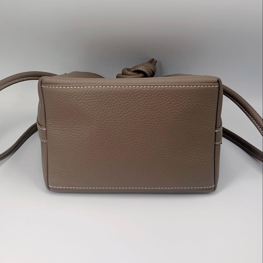 特価❣️美品✨Vasic ボンドミニレザー　 ショルダーバッグ　ブラウン