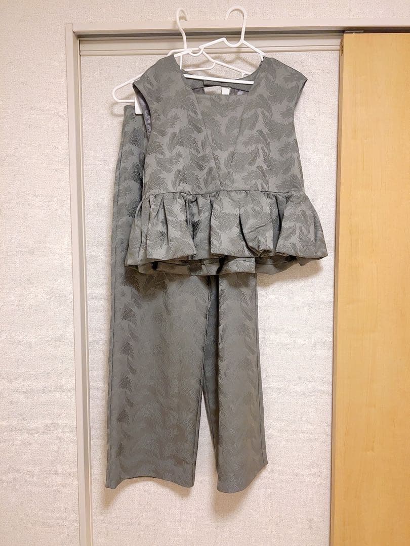 フェザー柄ジャガードペプラム セットアップ 結婚式 パンツドレス