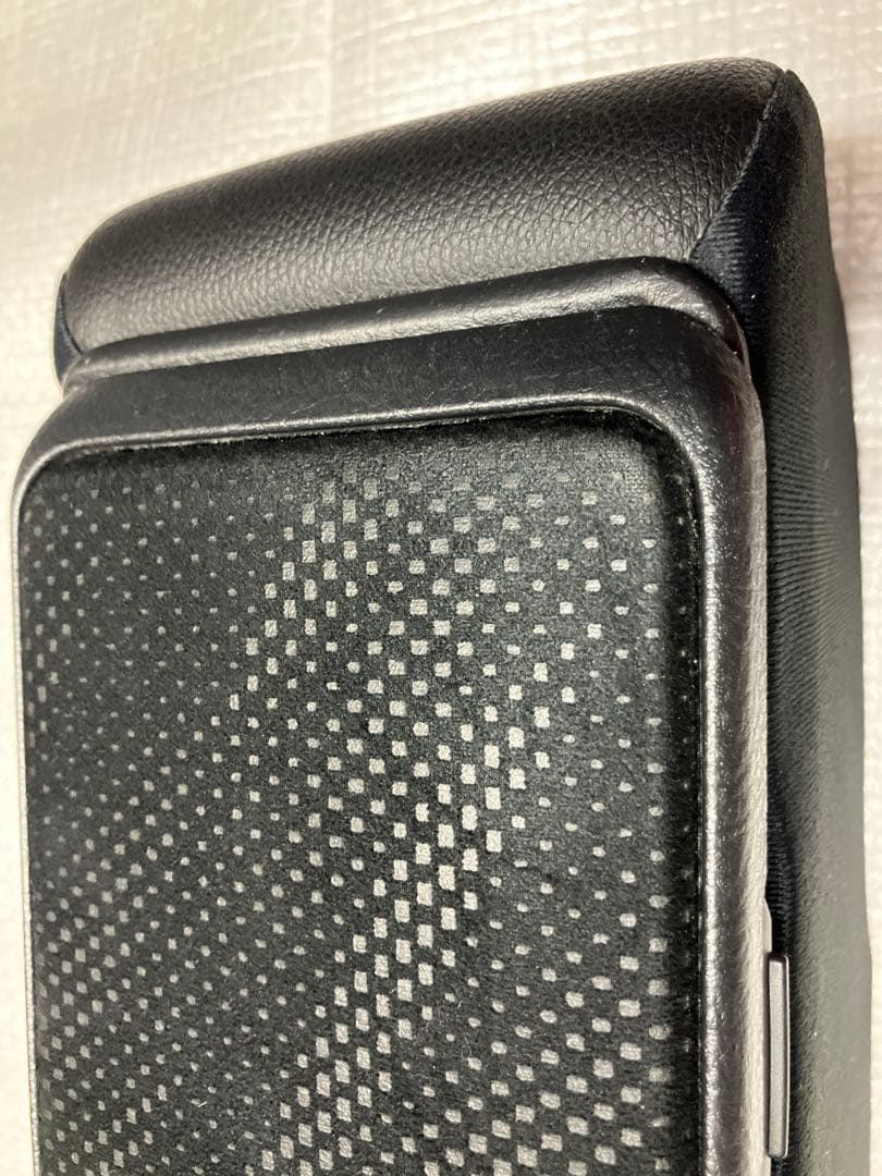 ♦︎ダイハツ　タントカスタムLA600S★純正アームレストレザー★