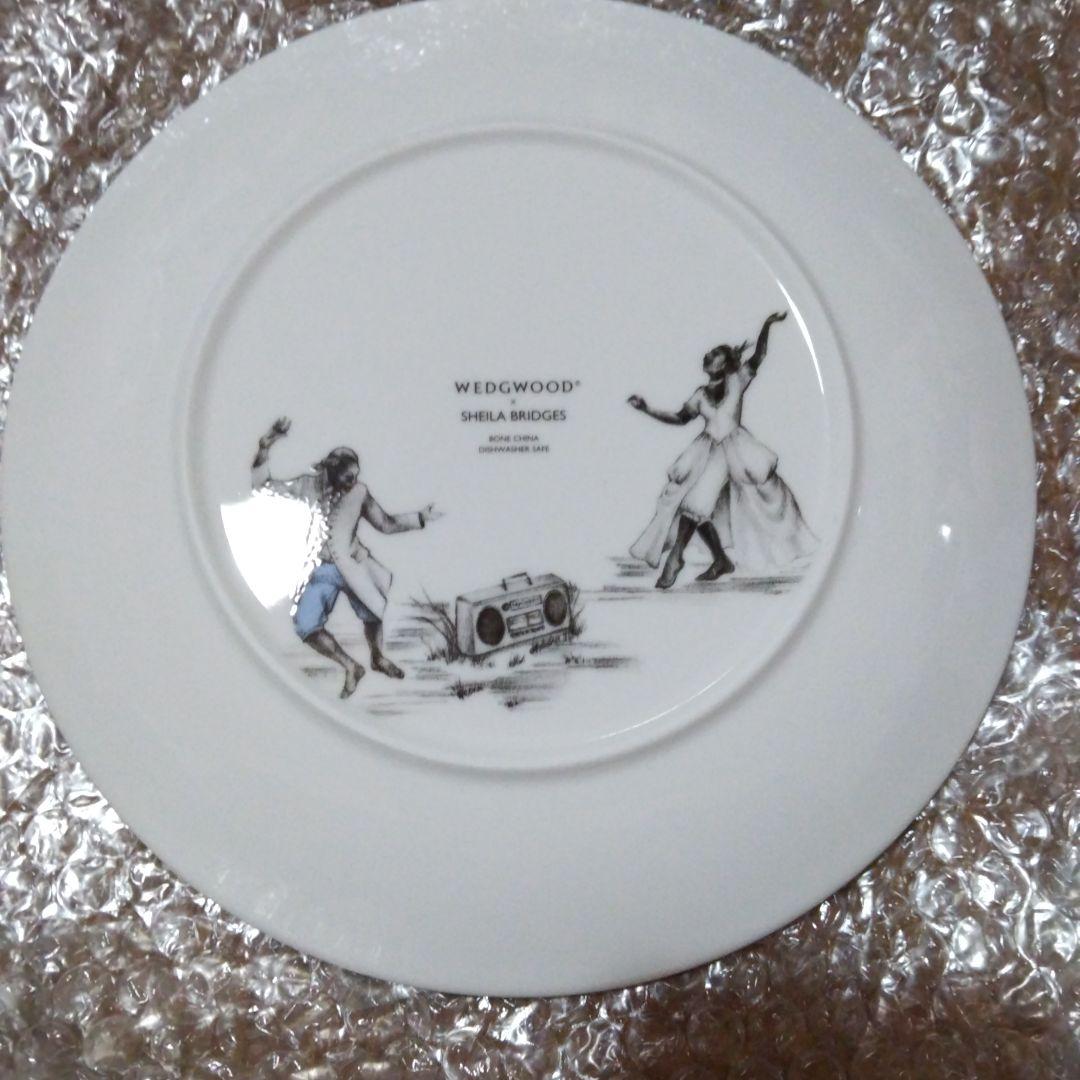  シーラ・ブリッジス 皿