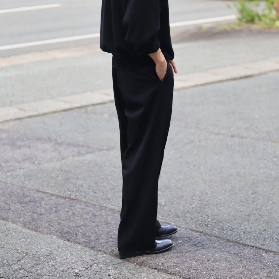 パンツ VINTAGE SOFT GABARDINE TUCKED TROUSERS