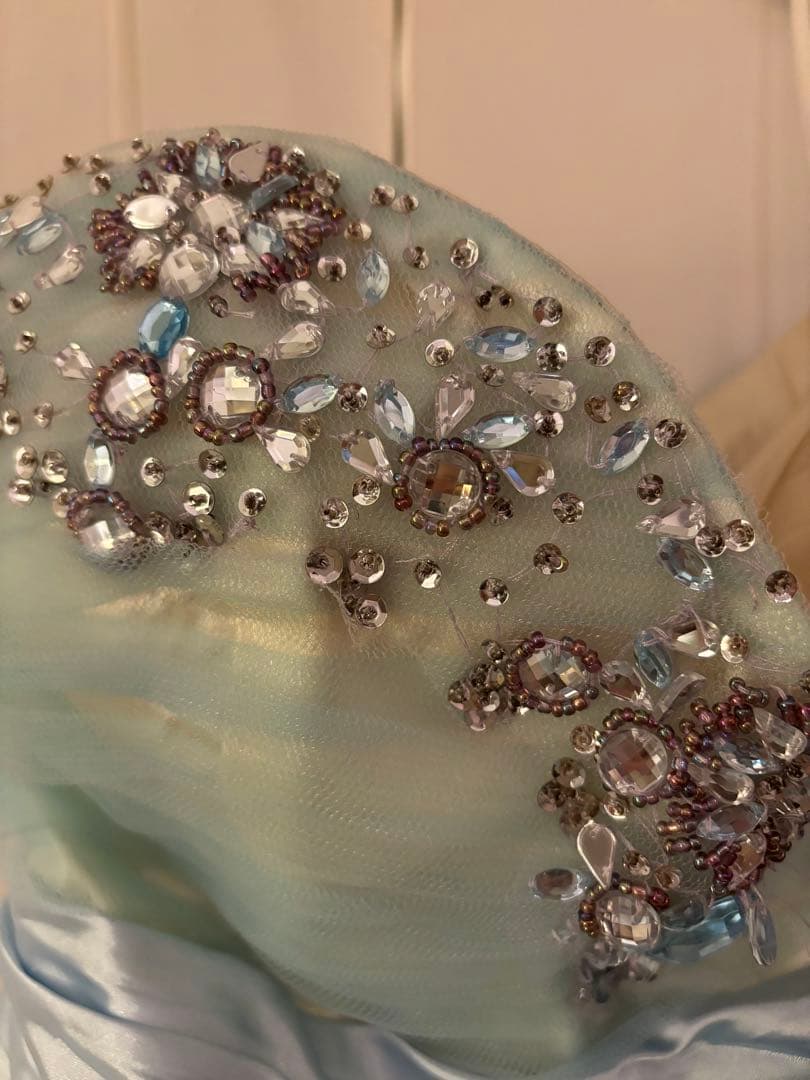 ビジューつき　カラーロングドレス