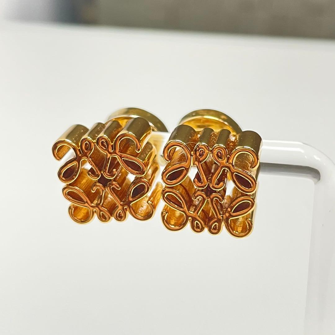 ＊*＊様 美品　LOEWE アナグラム　ピアス(両耳用)