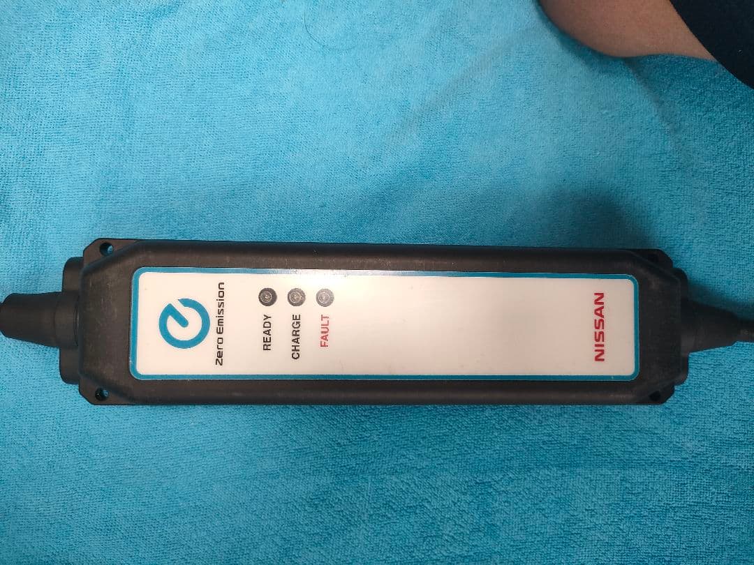 NISSAN リーフ純正 電気自動車充電器 200V用