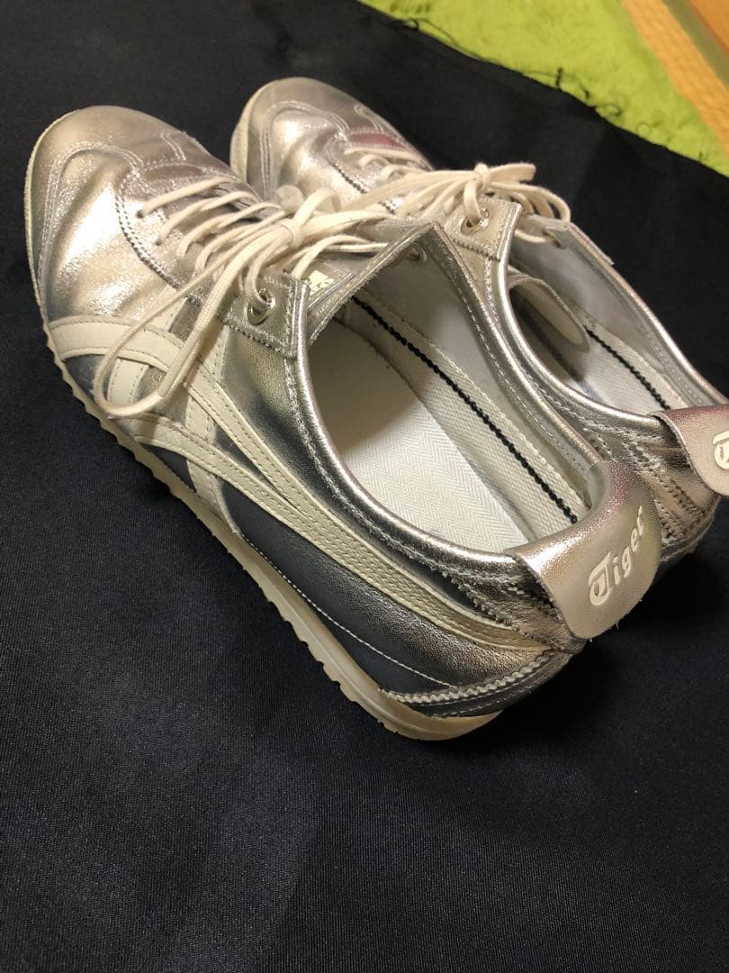 さくら Onitsuka Tiger MEXICO 66 (SILVER
