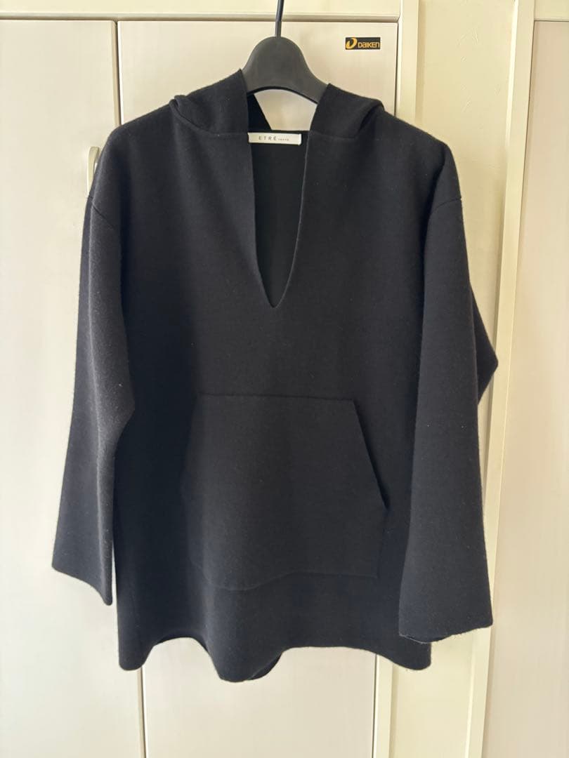 ETRE' TOKYOエトレトウキョウ　ウールフーディーニットプルオーバー