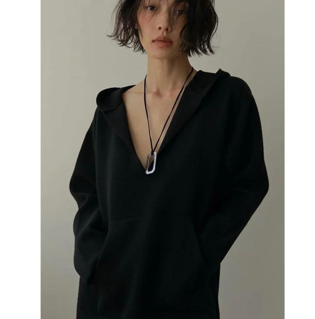 ETRE' TOKYOエトレトウキョウ　ウールフーディーニットプルオーバー