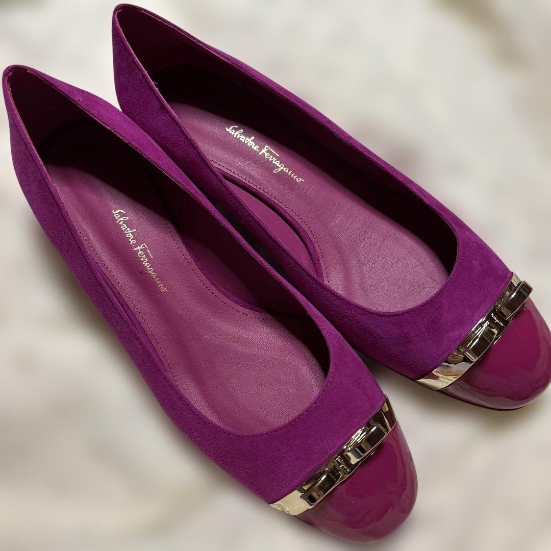 フェラガモ メタリックリボンパンプス