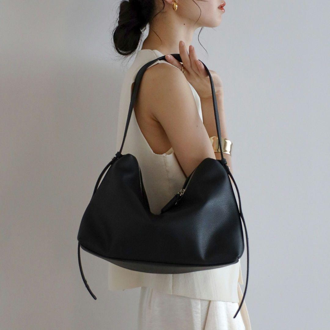 soins ミニマルショルダーバッグ
