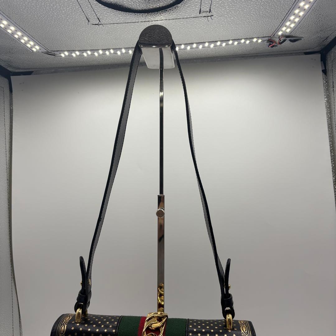 GUCCI グッチ シルヴィ スモール ショルダーバッグ 421882