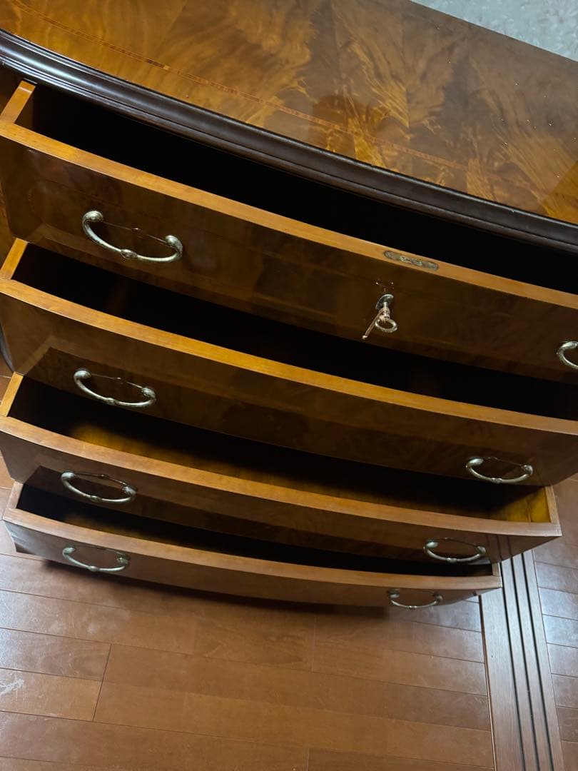 すぎた　ブラウン木製チェスト 4引き出し 鍵付き　4/4までの出品⭐️