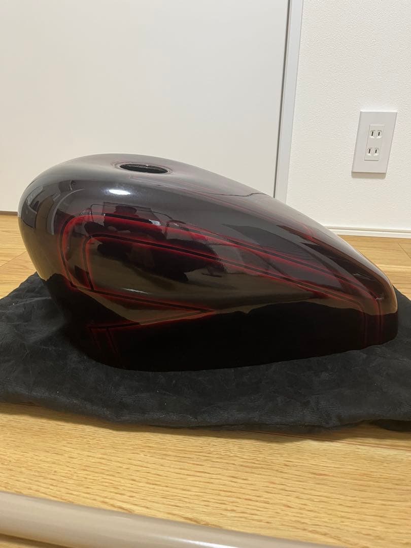 サイモンカスタム　SIMON KUSTOM バイクタンク 黒/赤