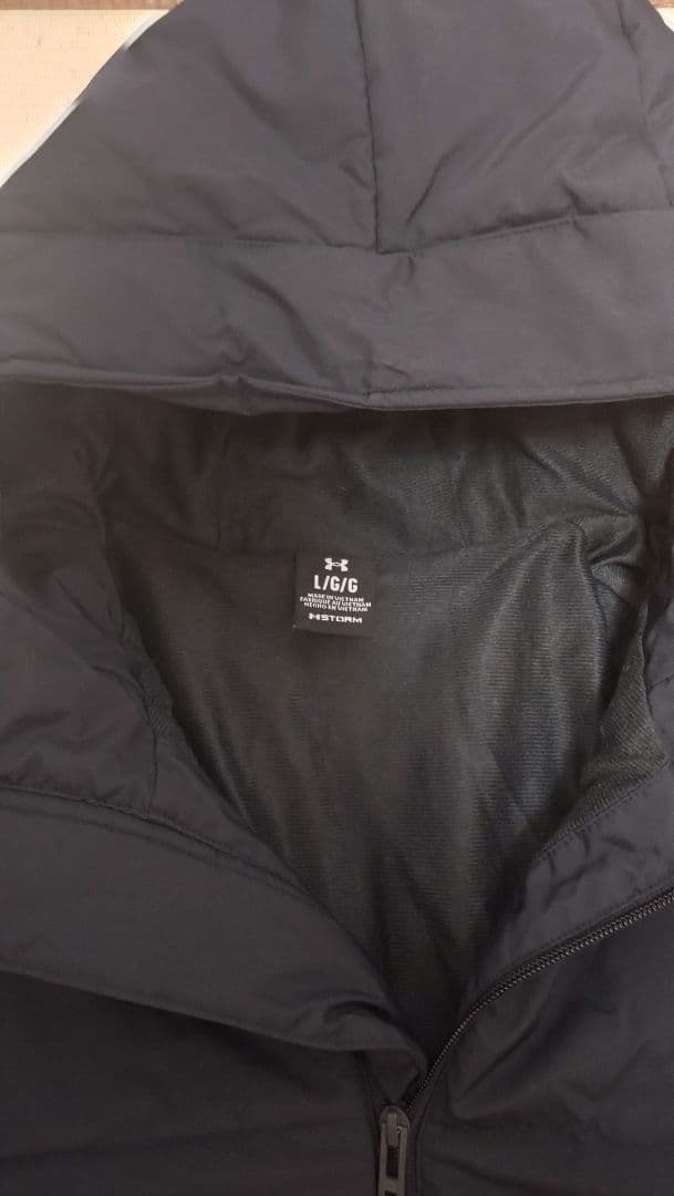 【UNDER ARMOUR】ベンチコート