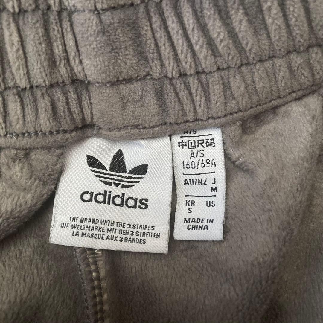 adidas ベルベット ルーズ　トラックパンツ　Mサイズ