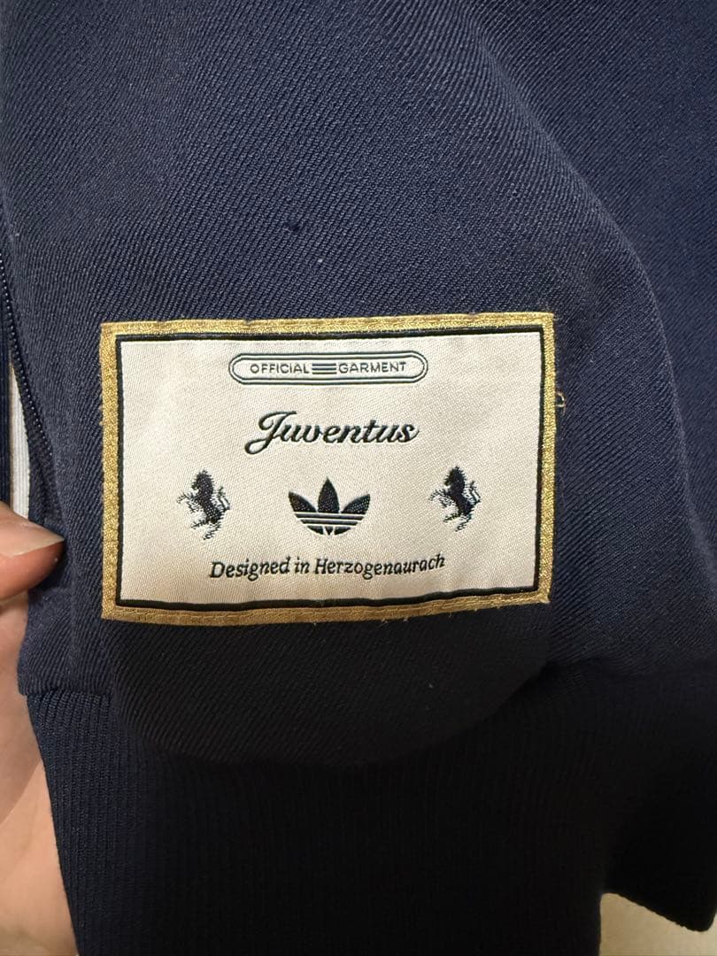 ユベントス テラスアイコン トラックトップ adidasoriginals