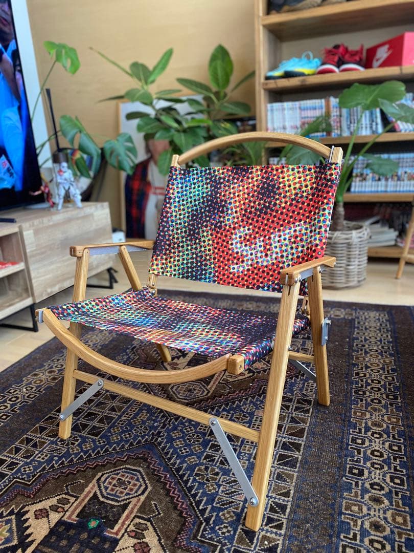 Supreme カラフルドットチェア