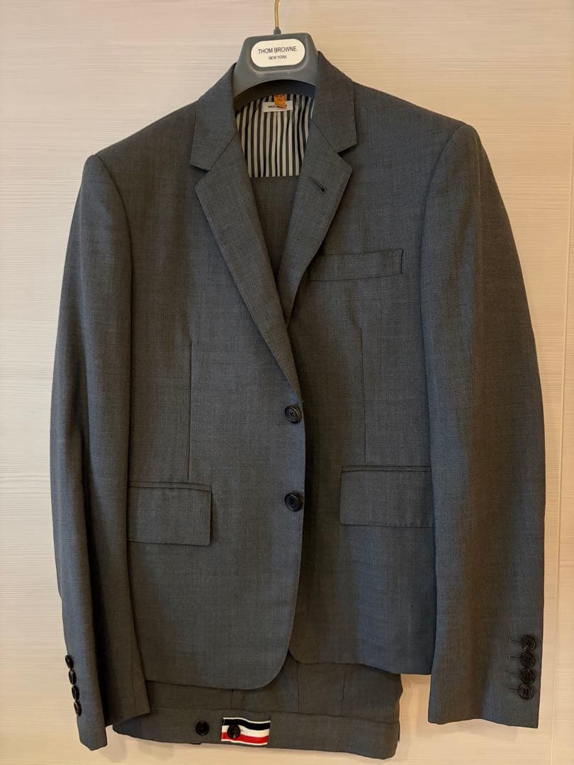 THOM BROWNE グレー スーツ ネクタイ付き