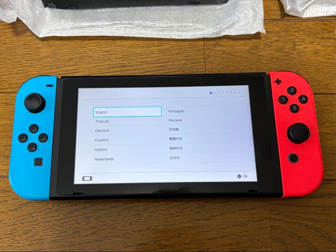 【新型箱付き】ニンテンドースイッチ　本体　付属品完備　ネオンカラー　付属品完備